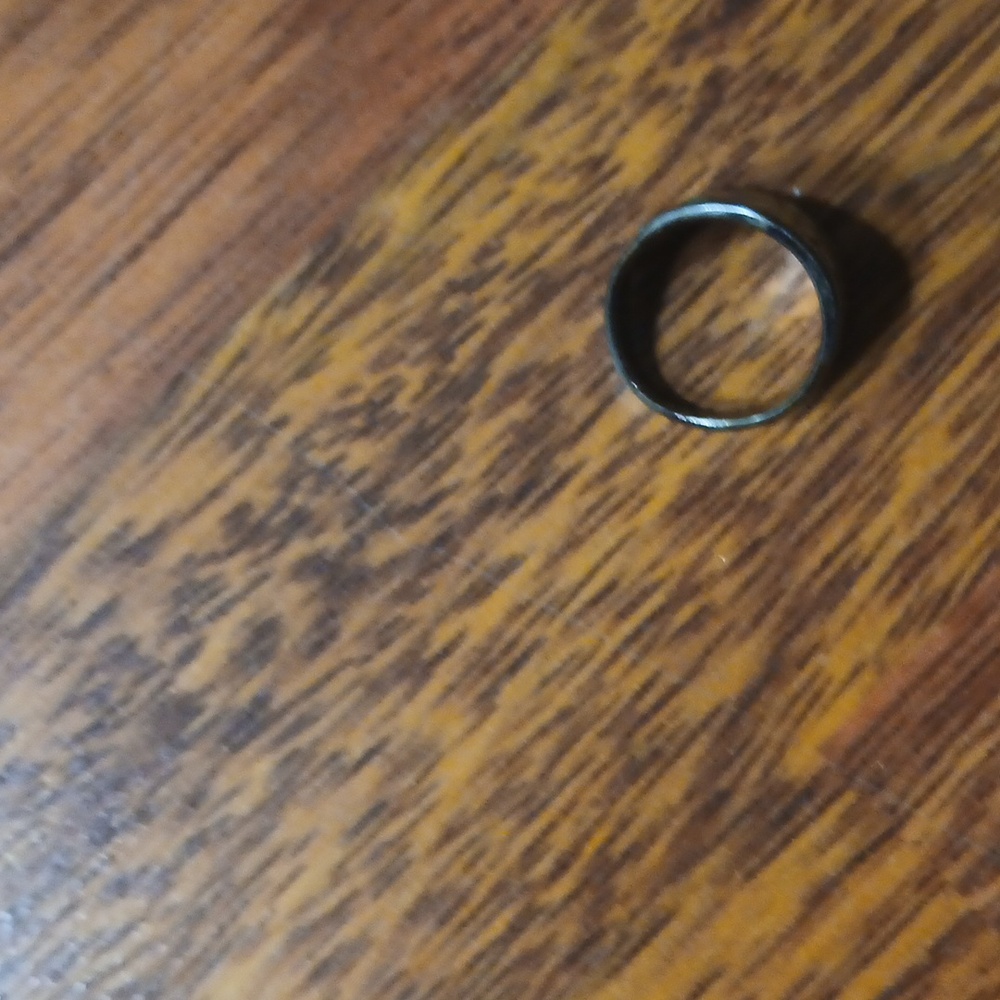 Ring - Picture 3 of 8